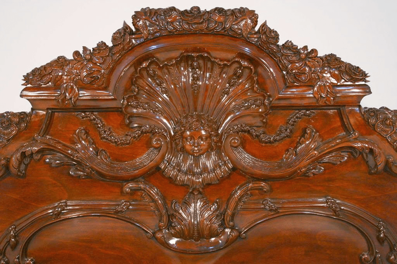 Bed - Cherub Bed - Luxury-furniture-details - THOMAS & GEORGE ARTISAN FURNITURE - Thomas & George Fine Furniture Inc.